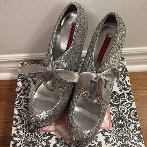 Bordello high heeled shoes silver glitter, size 10